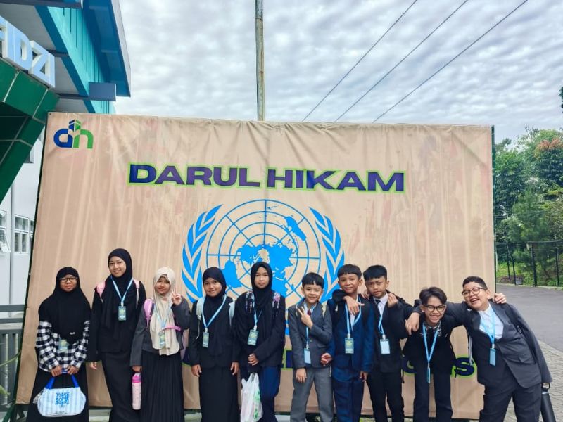 DHIS Primary Buah Batu Students Shine at Darul Hikam Model United Nations